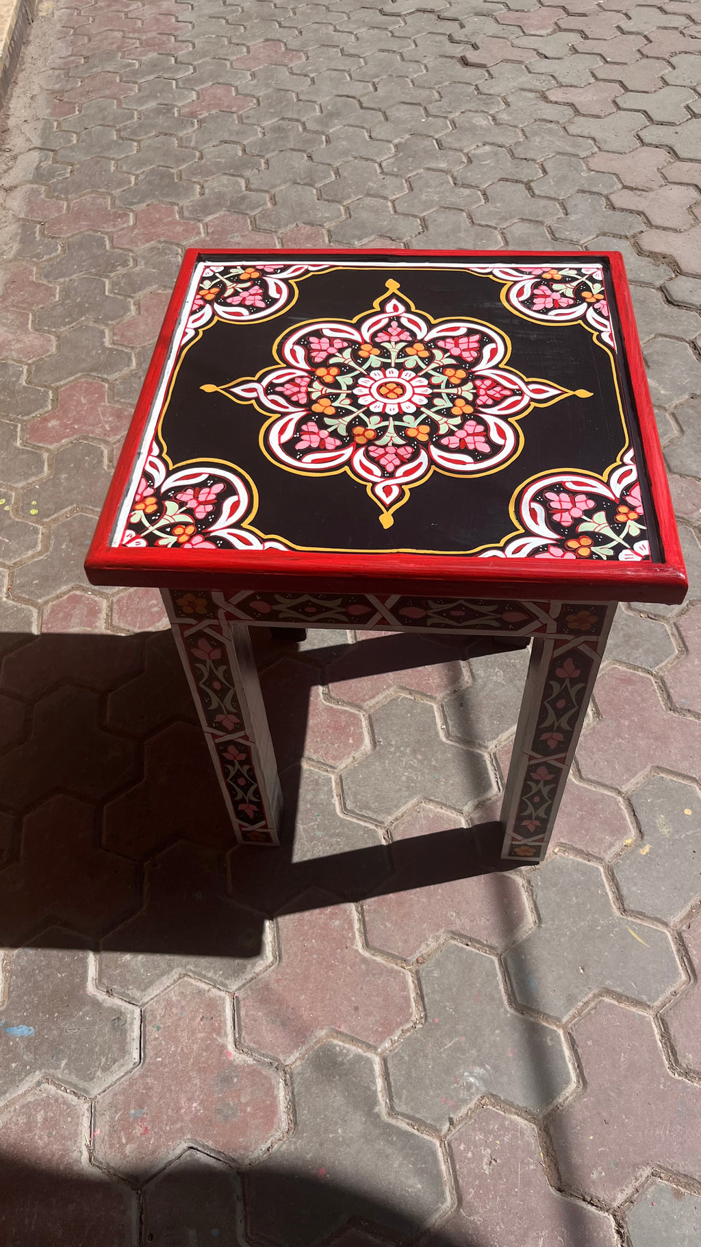 Solid Wood Side Table with Oriental Charm
Bring authentic Moroccan elegance into your home
