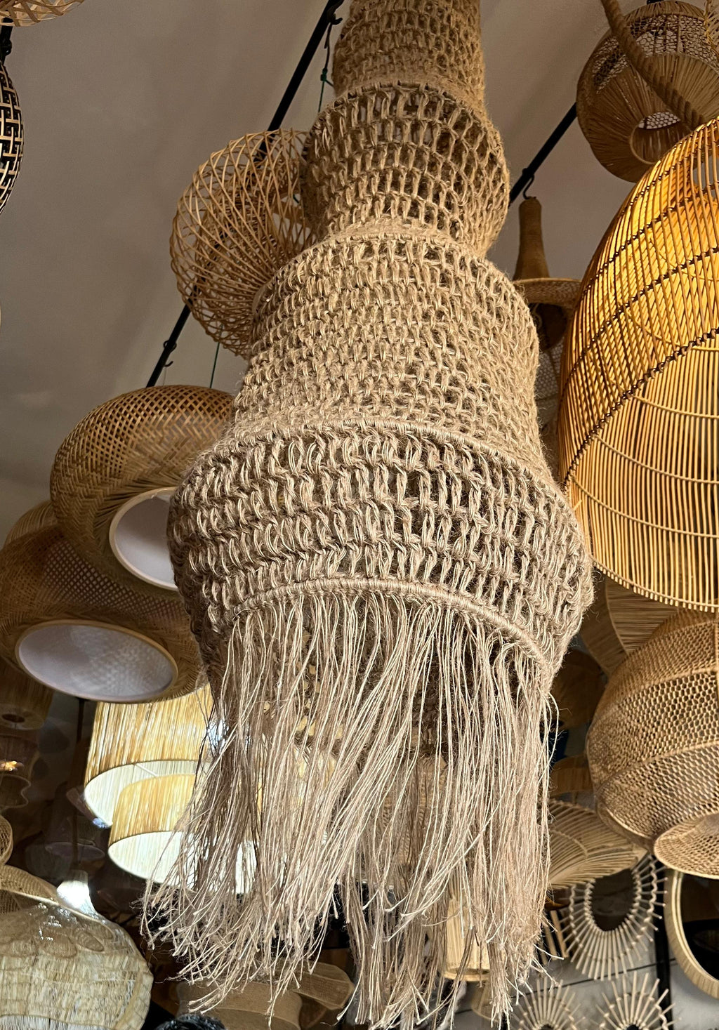Handwoven Palm Fiber Pendant Light – Moroccan Bohemian Ceiling Lamp