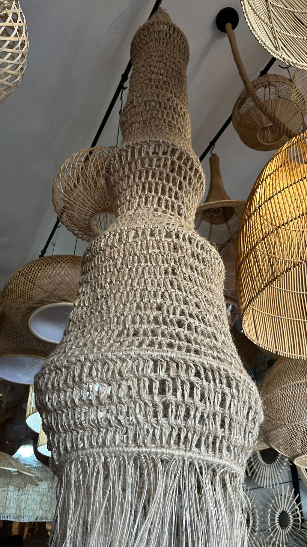 Handwoven Palm Fiber Pendant Light – Moroccan Bohemian Ceiling Lamp